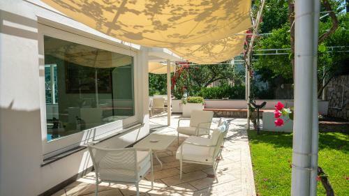 Seiano Villa Sleeps 10 With Pool Air Con And Wifi