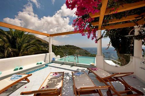 Nerano Villa Sleeps 10 With Pool Air Con And Wifi