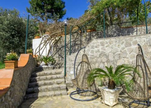 Villa In Nerano Sleeps 8 With Pool Air Con And Wifi