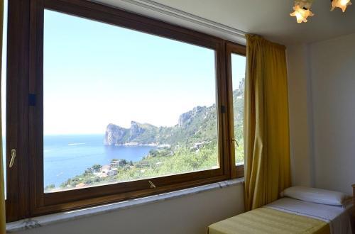 Marina Del Cantone Villa Sleeps 22 Pool Air Con