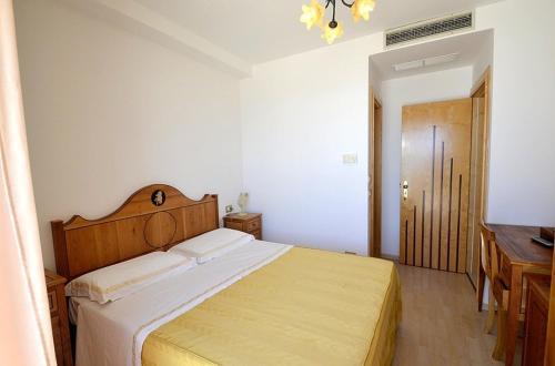 Marina Del Cantone Villa Sleeps 22 Pool Air Con