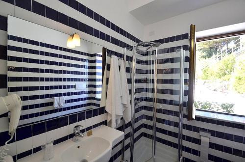 Marina Del Cantone Villa Sleeps 22 Pool Air Con