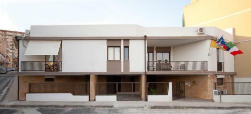 Hostal Val Di Noto Rooms