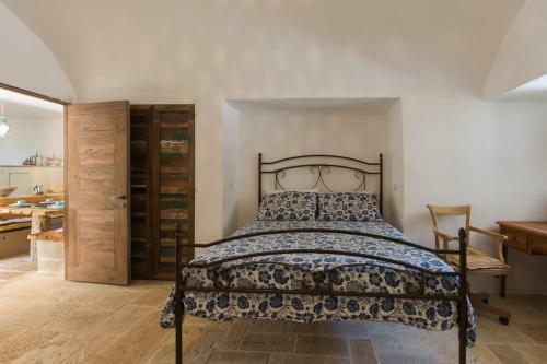Certosa Villa Sleeps 8 With Pool Air Con And Wifi