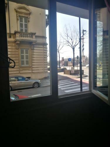 Hostal Parma Stazione Rooms