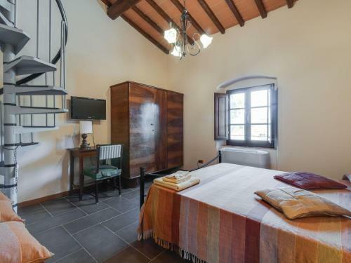 Tranquil Farmhouse In Terranova Bracciolini Near Nightlife