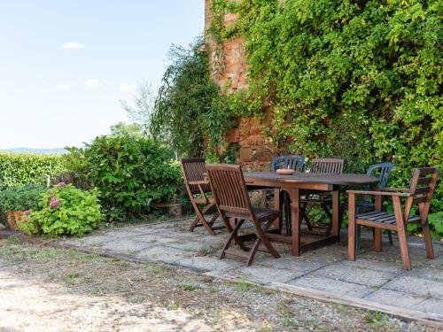 Tranquil Farmhouse In Terranova Bracciolini Near Nightlife