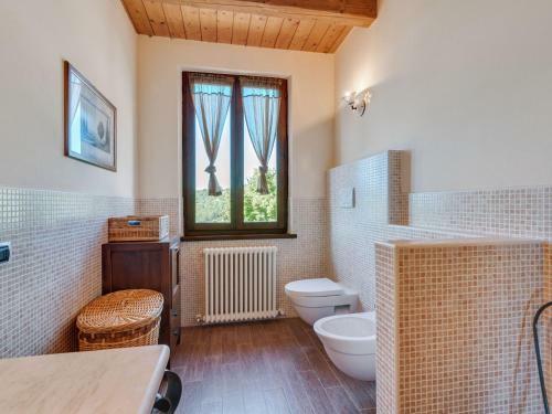 Stylish Villa In Piandimeleto With Swimming Pool