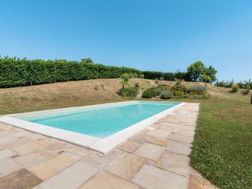 Stylish Villa In Piandimeleto With Swimming Pool
