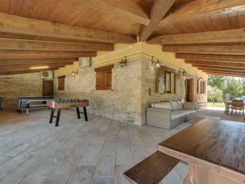 Stylish Villa In Piandimeleto With Swimming Pool
