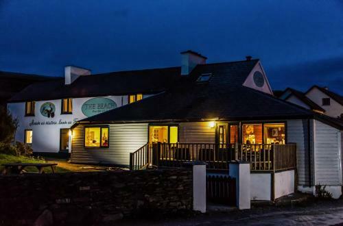 The Beach, Days Bar And B&B