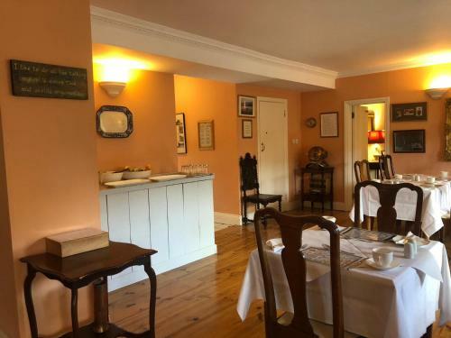 Hostal The Old Coach House