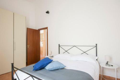 Altido Red Terraced Apartment