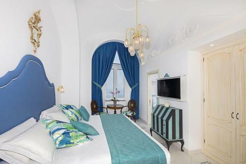 Positano Villa Sleeps 8 With Pool And Air Con