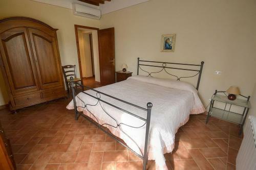Pozzo Della Chiana Villa Sleeps 24 Pool Air Con