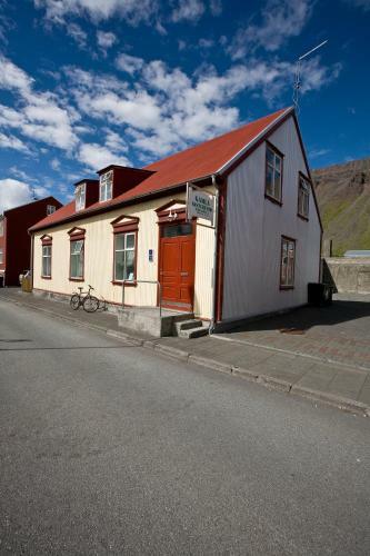 Hostal Gamla Guesthouse