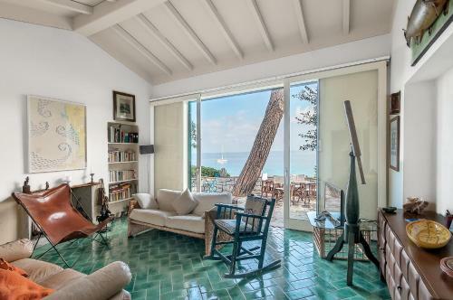 Villa Lo Scoglio A Picco Sul Mare
