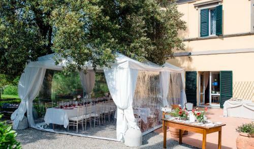 Radicofani Villa Sleeps 28 With Pool And Wifi