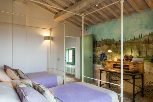 Radicofani Villa Sleeps 11 With Pool And Air Con
