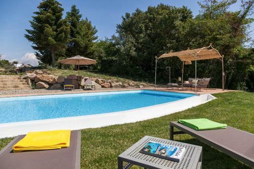 Radicofani Villa Sleeps 11 With Pool And Air Con