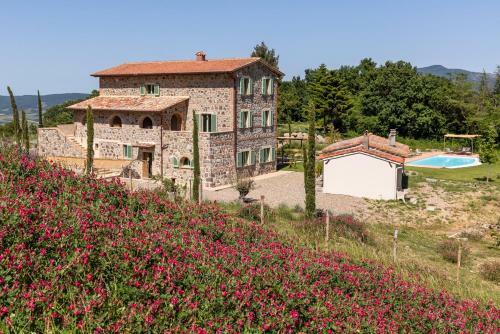 Radicofani Villa Sleeps 11 With Pool And Air Con