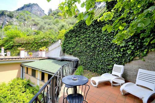 Ravello Villa Sleeps 2 Pool