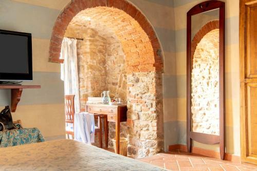 Rapale Villa Sleeps 20 With Pool