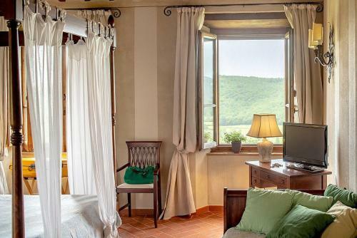 Rapale Villa Sleeps 20 With Pool And Air Con