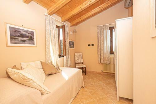 Villa Homes In Genoa - Charming Cottage