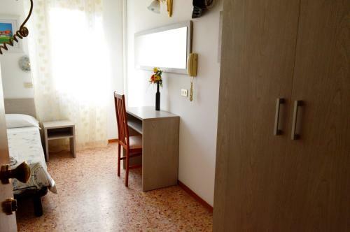 Hostal New Hotel Cirene Room For Two People