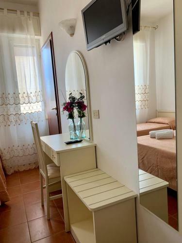 Hostal New Hotel Cirene Room For Two People Half Pension