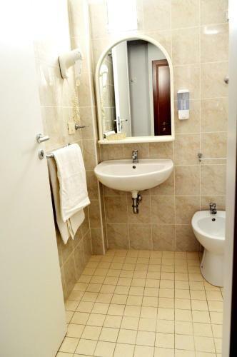 Hostal New Hotel Cirene Room For Two People Half Pension