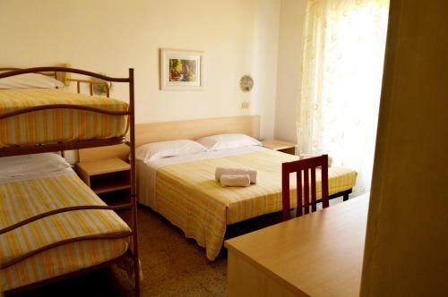 Hostal New Hotel Cirene Triple Room With Brekafast