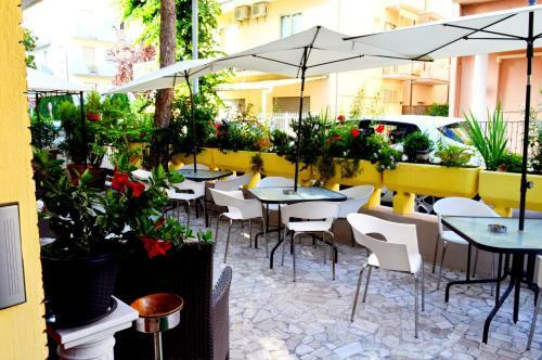 Hostal New Hotel Cirene Single Room Half Pension