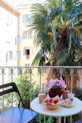 Hostal Lhg Comfy Rooms