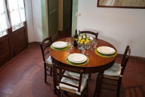 Campana Villa Sleeps 5 Pool Wifi