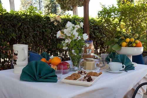 Campana Villa Sleeps 3 Pool Wifi