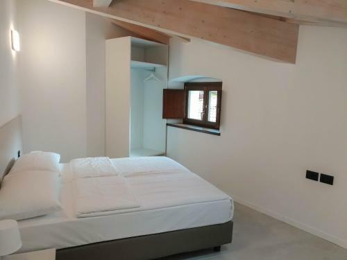 Hostal La Corte Room & Relax