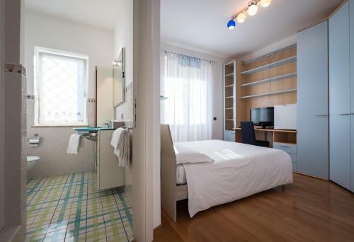 Hostal L'ippocampo Guest House