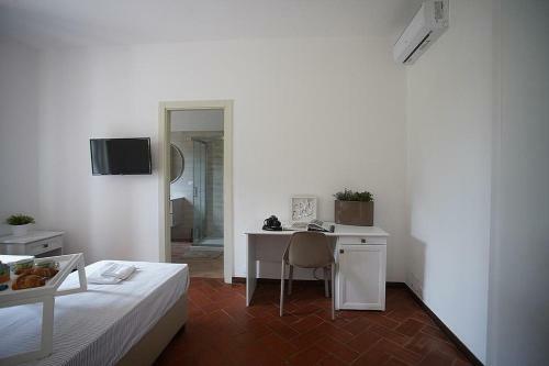 Sanarica Villa Sleeps 12 With Pool And Air Con