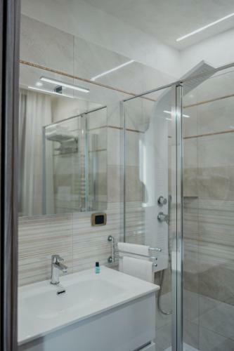 Hostal Miryam House