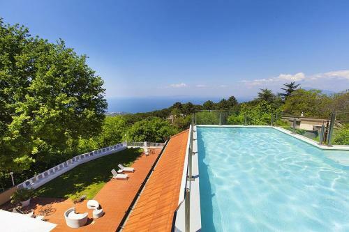 Sant'agata Sui Due Golfi Villa Sleeps 11 Pool Wifi