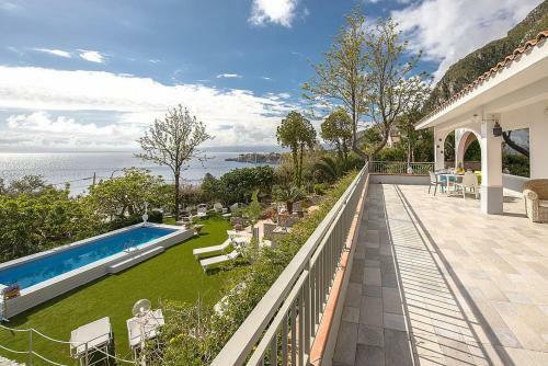 Santa Flavia Villa Sleeps 8 With Pool And Air Con