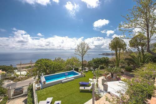 Santa Flavia Villa Sleeps 8 With Pool And Air Con