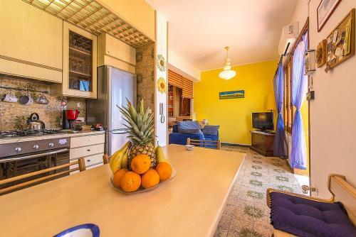Santa Flavia Villa Sleeps 8 With Pool And Air Con