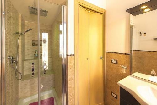 Santa Flavia Villa Sleeps 8 With Pool And Air Con