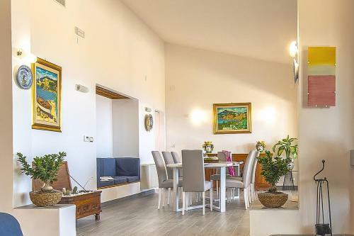 Santa Flavia Villa Sleeps 8 With Pool And Air Con