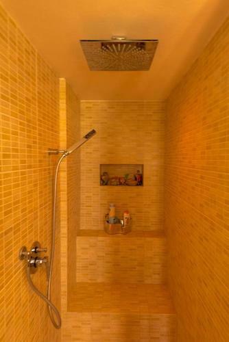Santa Flavia Villa Sleeps 8 With Pool And Air Con