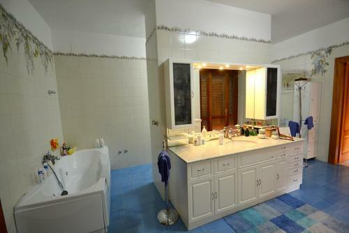 Santa Maria Villa Sleeps 8 Pool Air Con Wifi