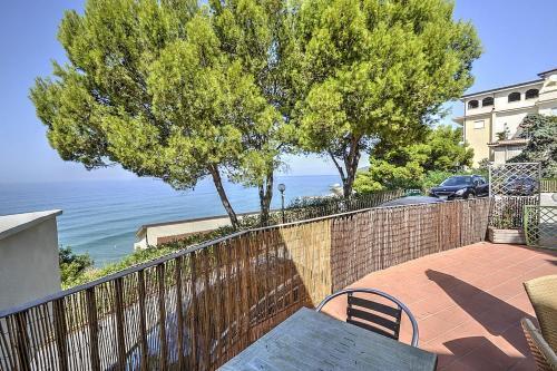 Santa Maria Villa Sleeps 6 Air Con Wifi